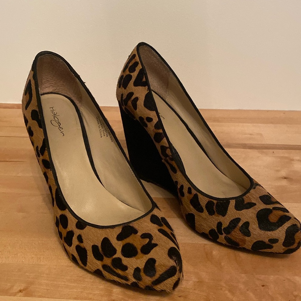 Cheetah print calf hair platform wedge